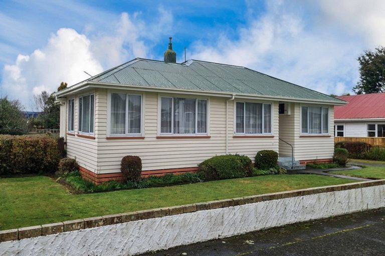 Photo of property in 150 Miranda Street, Stratford, 4332