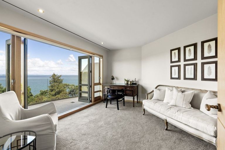 Photo of property in 104 Kauri Road, Laingholm, Auckland, 0604