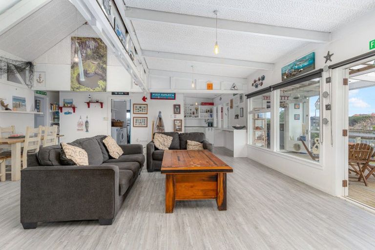 Photo of property in 2a Andresen Street, Foxton Beach, Foxton, 4815