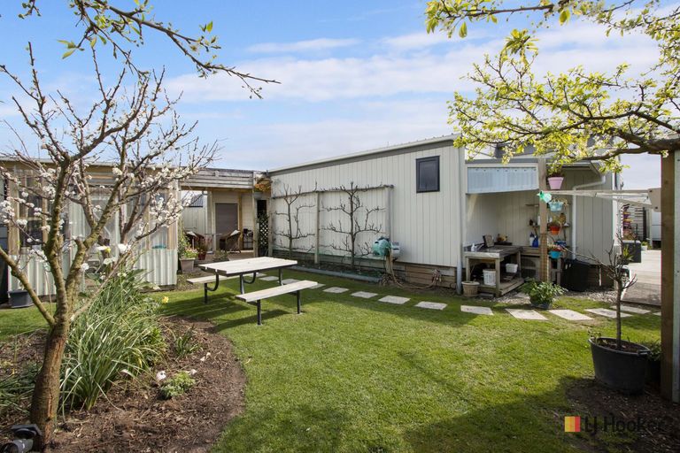 Photo of property in 10 Reel Road, Athenree, Waihi Beach, 3611