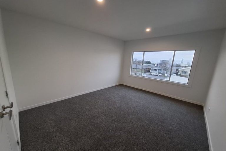Photo of property in 33 Fulford Street, New Plymouth, 4310