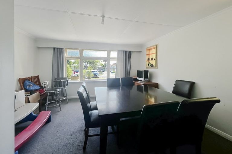 Photo of property in 16 Glasgow Street, Takaro, Palmerston North, 4412