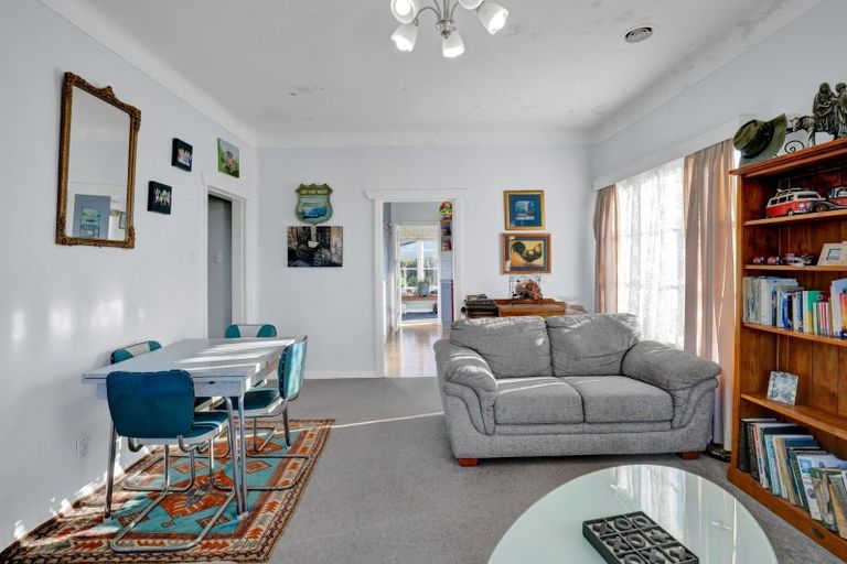 Photo of property in 11 Miranda Street, Stratford, 4332