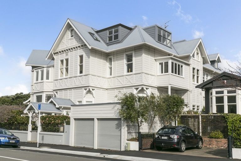 Photo of property in The Villas, 7/33 Hobson Street, Thorndon, Wellington, 6011