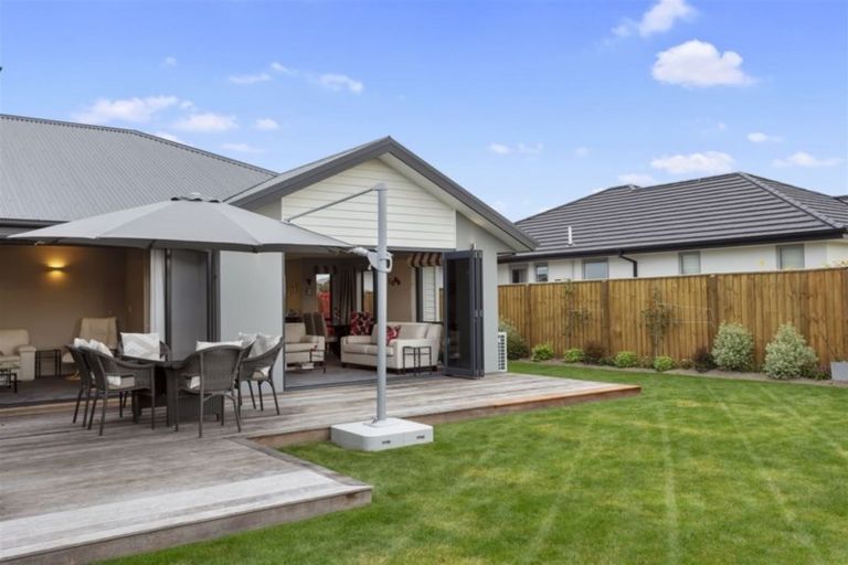 Photo of property in 32 Beachvale Drive, Kaiapoi, 7630