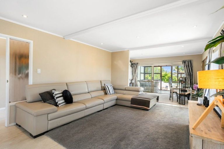Photo of property in 2/22 Bramley Drive, Farm Cove, Auckland, 2012
