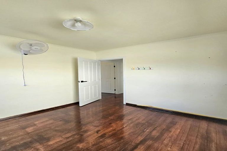 Photo of property in 27 Exminster Street, Blockhouse Bay, Auckland, 0600