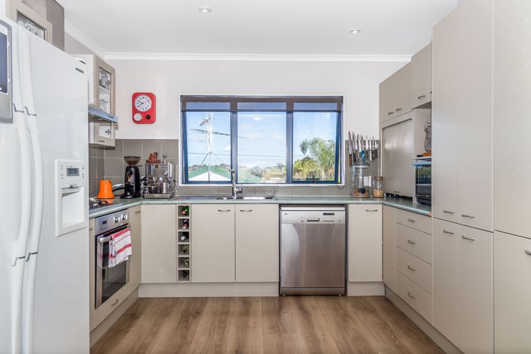 Photo of property in 34b Shakespear Road, Army Bay, Whangaparaoa, 0930