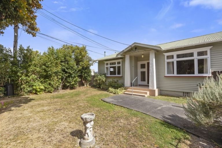 Photo of property in 51 Brook Street, Waterloo, Lower Hutt, 5011