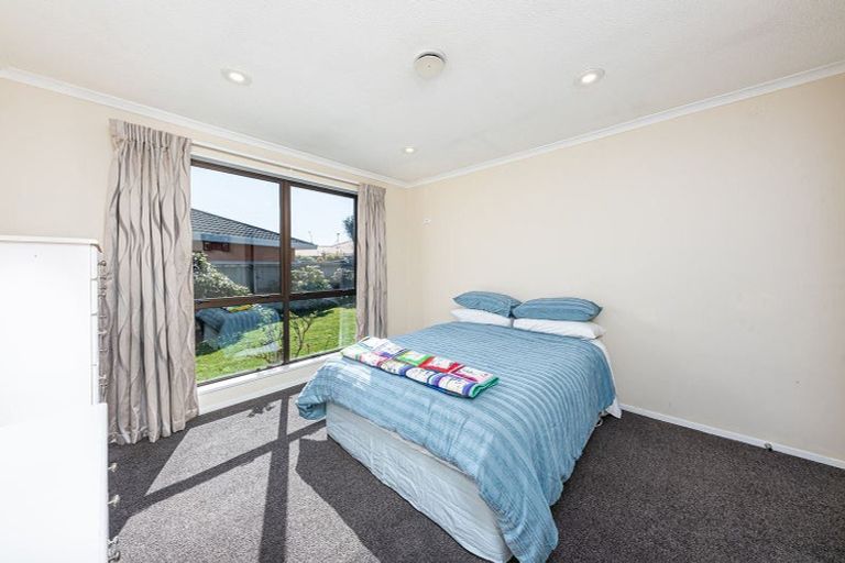 Photo of property in 156 Sawyers Arms Road, Northcote, Christchurch, 8052