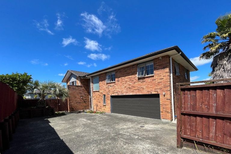 Photo of property in 6 Springvale Drive, Fairview Heights, Auckland, 0632
