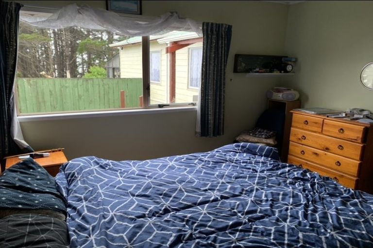 Photo of property in 41 Colchester Crescent, Newlands, Wellington, 6037