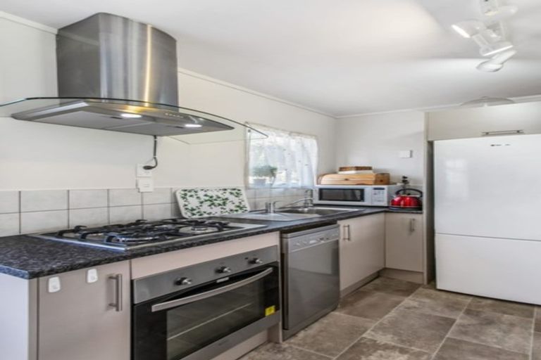 Photo of property in 1/6 Wayne Drive, Mangere, Auckland, 2022