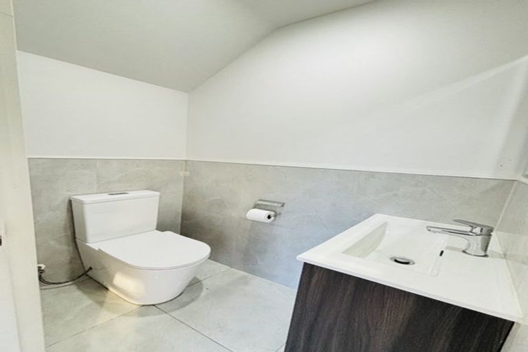 Photo of property in 2/2 Smiths Avenue, Papakura, 2110