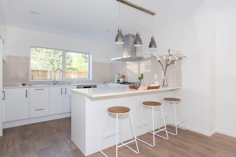 Photo of property in 27 Sunshine Boulevard, Sunnyvale, Auckland, 0612