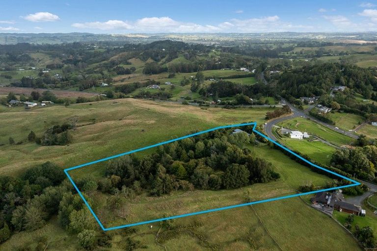 Photo of property in 12 Whitehills Road, Waitoki, Silverdale, 0994