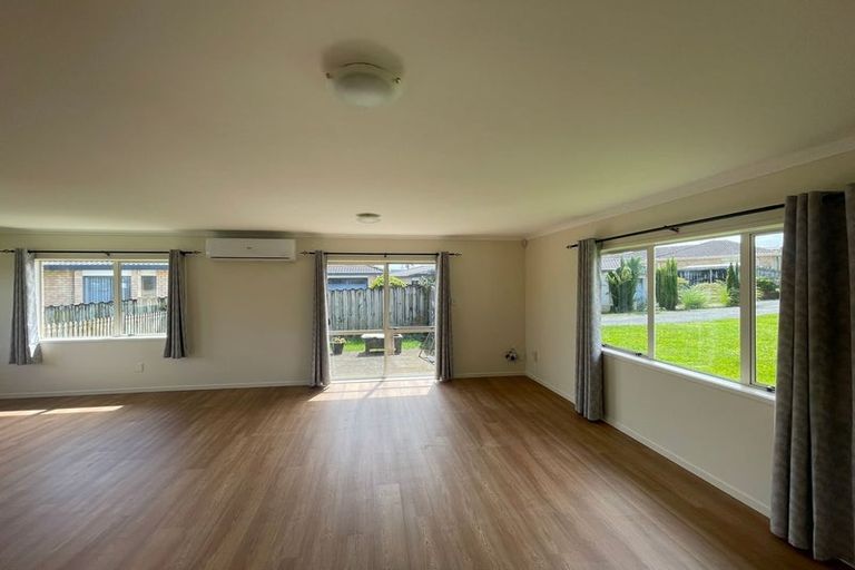 Photo of property in 53 Robin Brooke Drive, Flat Bush, Auckland, 2019