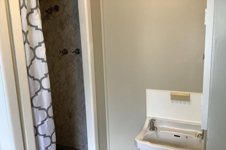 Photo of property in 12 Wellington Street, Hamilton East, Hamilton, 3216