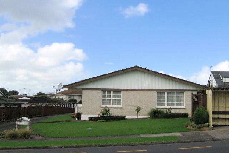 Photo of property in 2/135 Glenmore Road, Sunnyhills, Auckland, 2010