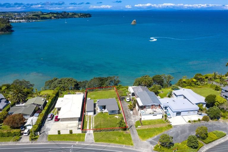 Photo of property in 973 Whangaparaoa Road, Tindalls Beach, Whangaparaoa, 0930