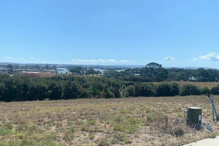 Photo of property in 10 Wheriko Avenue, Glenbrook, 2681