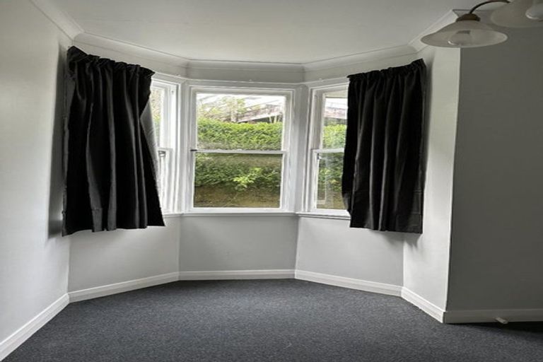 Photo of property in 3/133 Kelburn Parade, Kelburn, Wellington, 6012