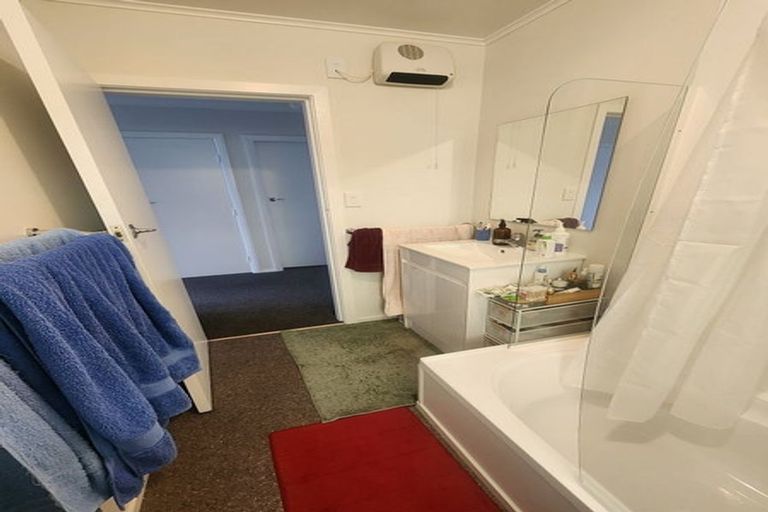 Photo of property in 13-13a Benzie Avenue, Wallaceville, Upper Hutt, 5018