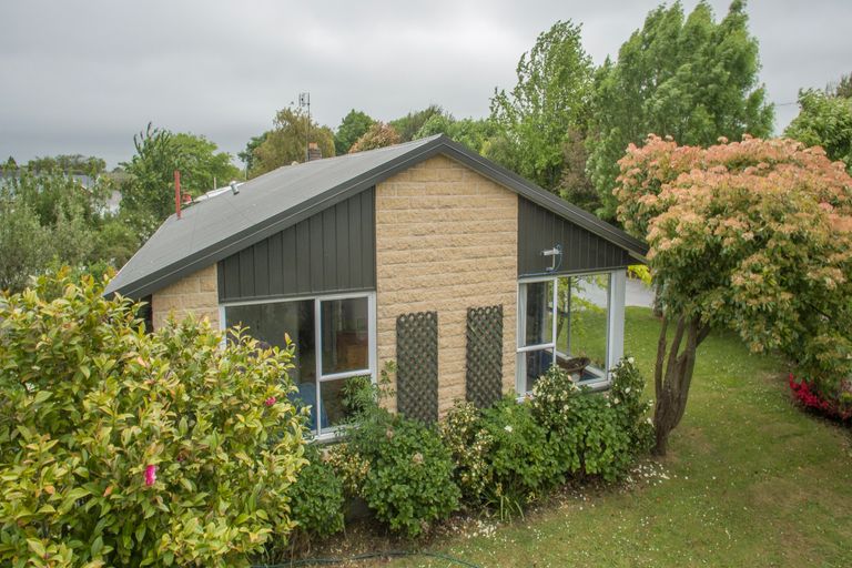 Photo of property in 5 Burrows Place, Ilam, Christchurch, 8041