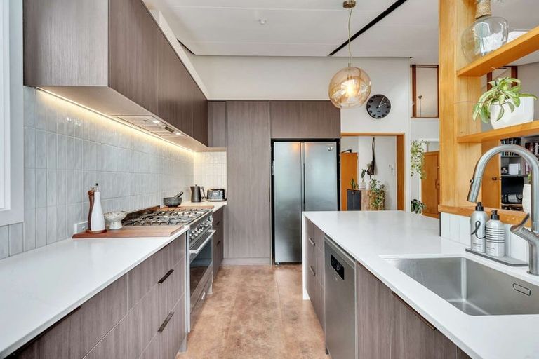 Photo of property in 42 Church Road, Taradale, Napier, 4112