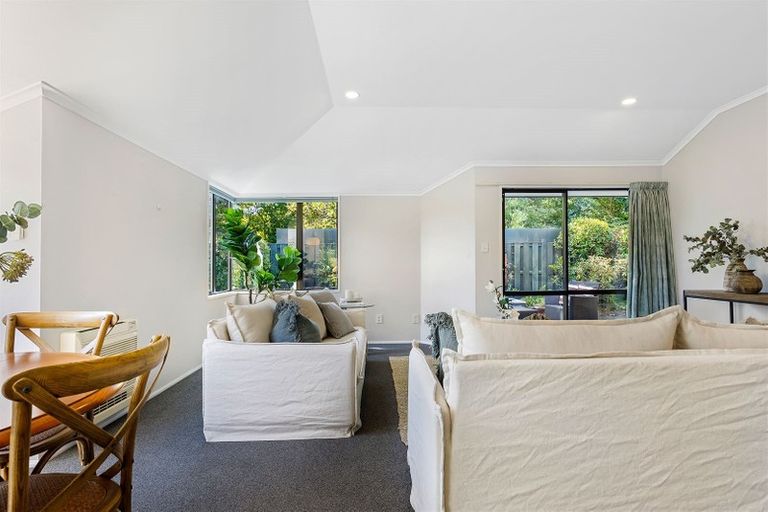 Photo of property in 8 Castle Way, Beckenham, Christchurch, 8023