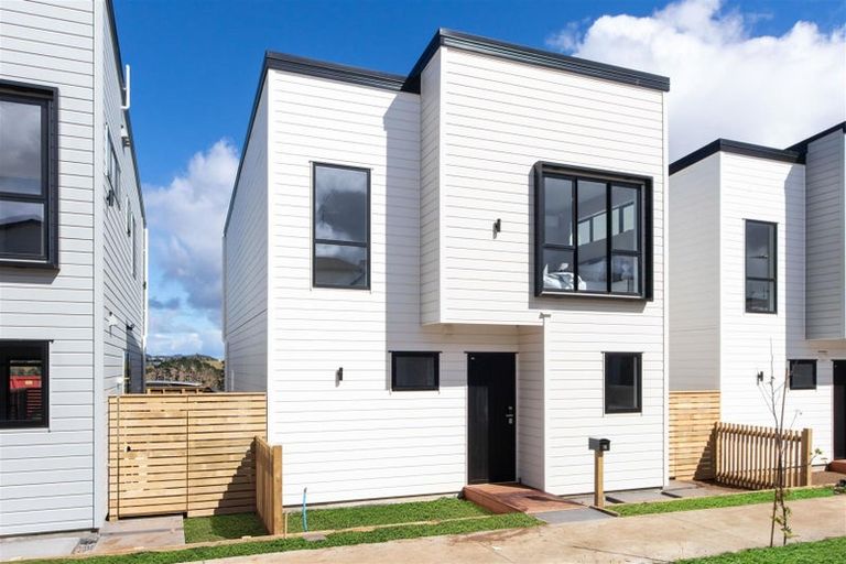 Photo of property in 16 Greenbrier Street, Westgate, 0814