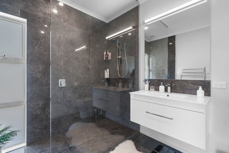 Photo of property in 6 Campbell Drive, Martinborough, 5711