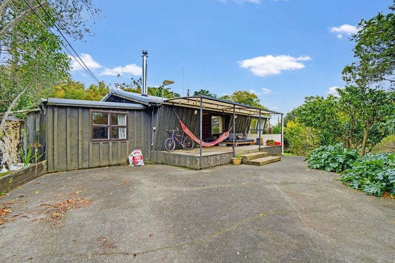 Photo of property in 1913 Paparoa Valley Road, Paparoa, 0571