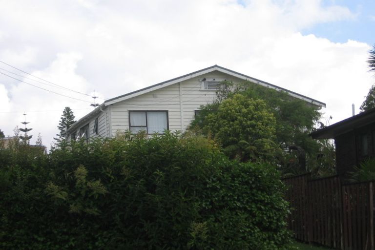 Photo of property in 27 South Lynn Road, Titirangi, Auckland, 0604