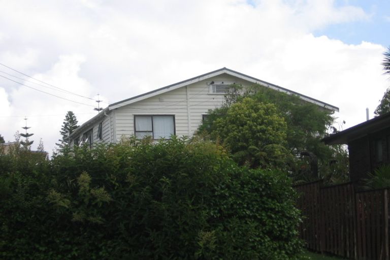 Photo of property in 27 South Lynn Road, Titirangi, Auckland, 0604