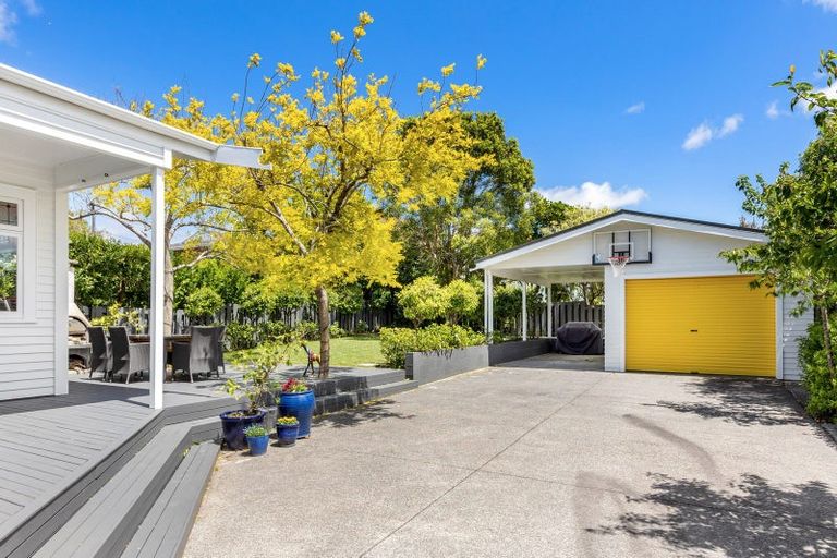 Photo of property in 34 Kiwi Road, Point Chevalier, Auckland, 1022