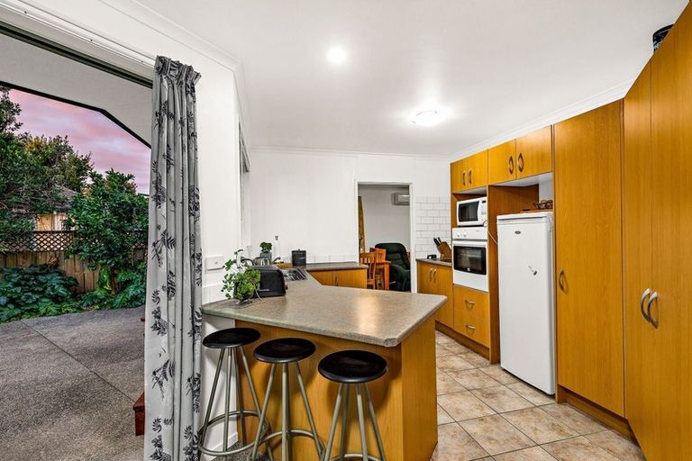 Photo of property in 9 Swanson Oaks, Swanson, Auckland, 0612