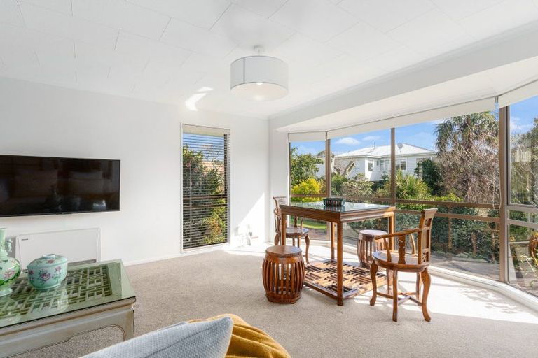 Photo of property in 3 Phoenix Avenue, Hokowhitu, Palmerston North, 4410