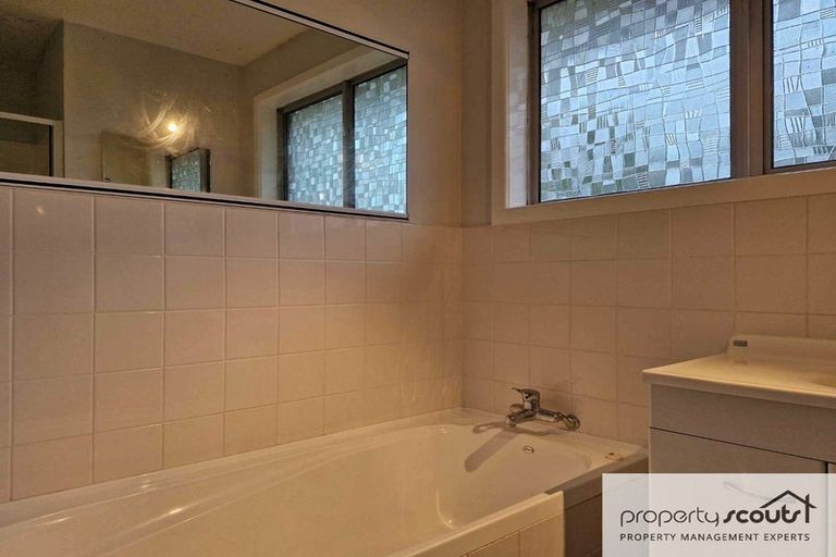 Photo of property in 16 Carlton Terrace, Westown, New Plymouth, 4310