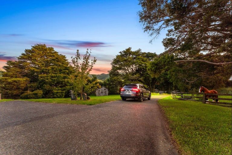 Photo of property in 870 Woodcocks Road, Kaipara Flats, Warkworth, 0981