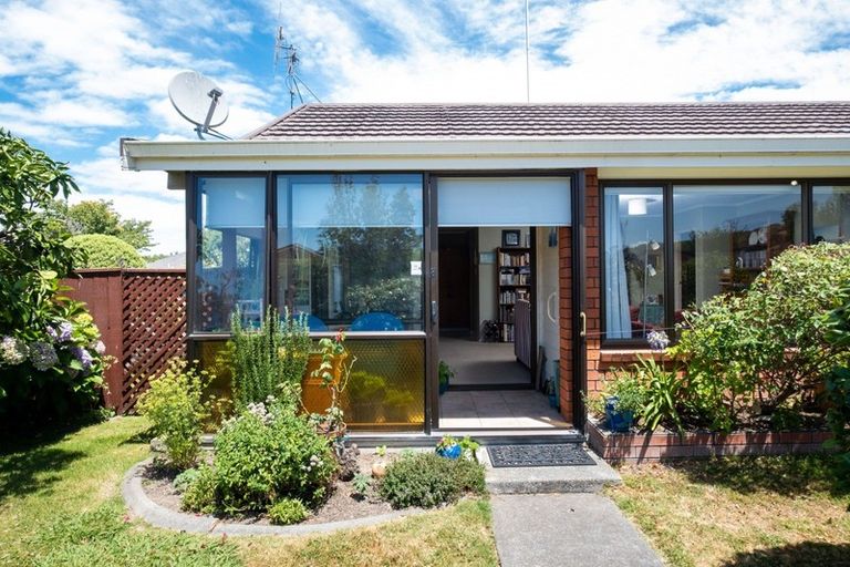Photo of property in 2 Kotuku Place, Taradale, Napier, 4112