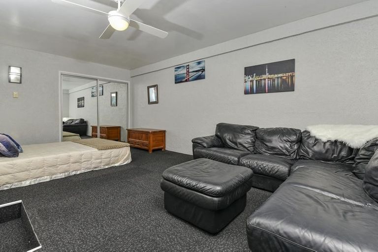 Photo of property in 26 Macnay Way, Murrays Bay, Auckland, 0630