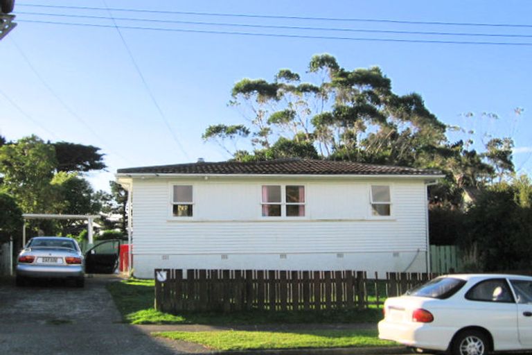 Photo of property in 3 Swansea Street, Cannons Creek, Porirua, 5024