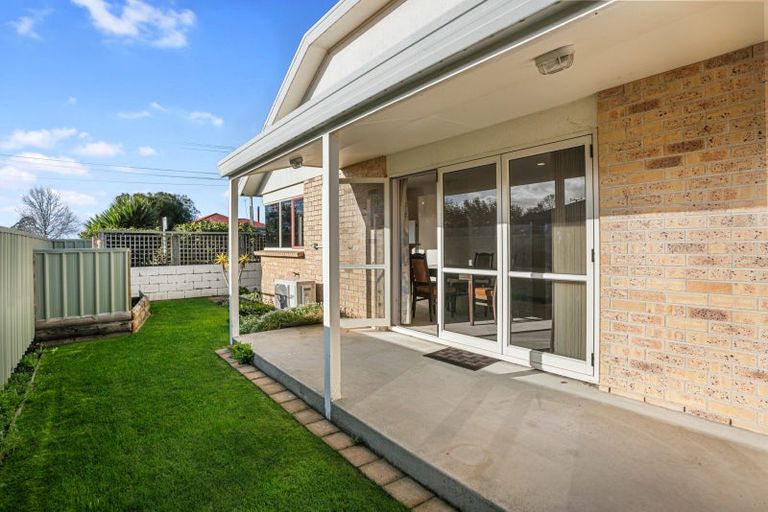 Photo of property in 1/32 Park Road, Glenfield, Auckland, 0629