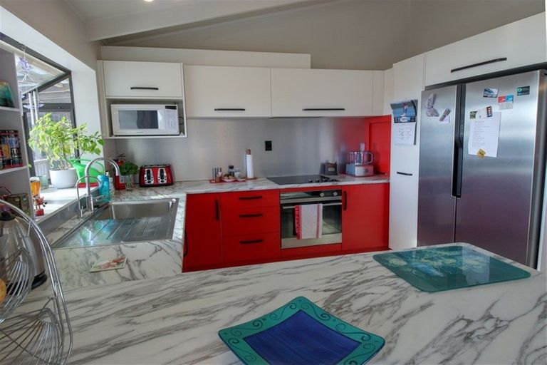 Photo of property in 18 Tui Grove, Paihia, 0200