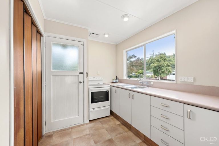 Photo of property in 1/23 Gemstone Drive, Birchville, Upper Hutt, 5018