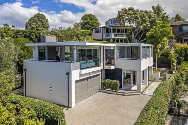 Photo of property in 2/55 Parr Terrace, Castor Bay, Auckland, 0620