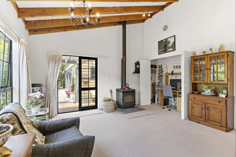 Photo of property in 37 Regent Street, Martinborough, 5711