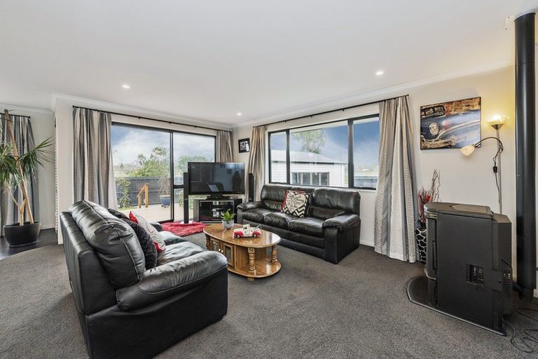 Photo of property in 69 Orrick Crescent, Avondale, Christchurch, 8061