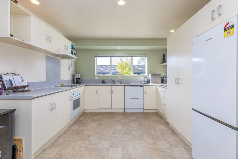 Photo of property in 19 Brookvale Park, Stanmore Bay, Whangaparaoa, 0932